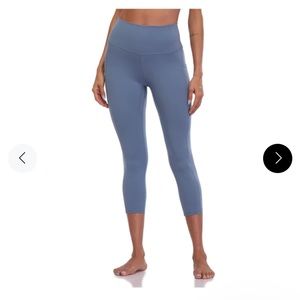 Colorfulkoala Capri leggings lilac steel blue color